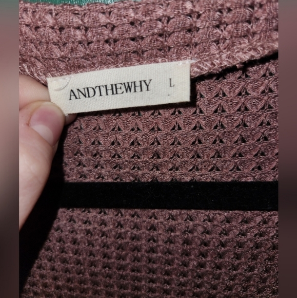 And the why L mauve waffle knit belle sleeve top - Picture 5 of 6